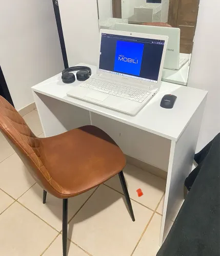 ESCRIVANINHA DE ESTUDOS DIRETO DA FÁBRICA NÃO ACOMPANHA CADEIRA