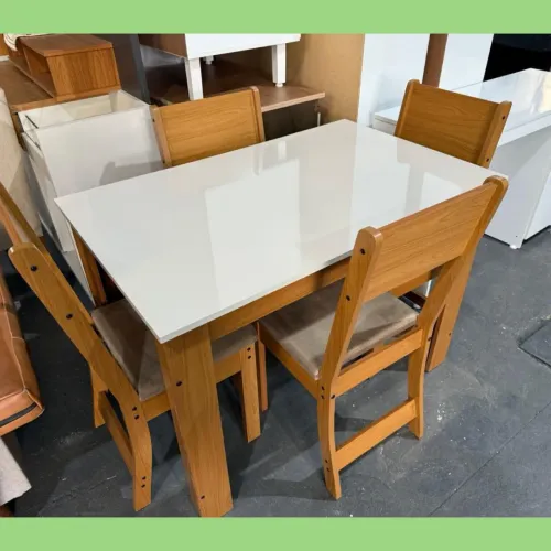 Mesa com 4 cadeiras - entregamos hoje