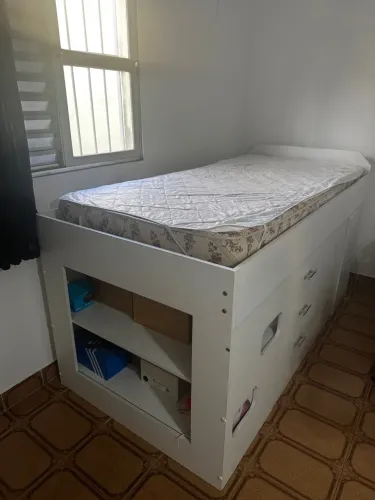 Cama de solteiro com 3 gavetas prateleiras branca mdf 