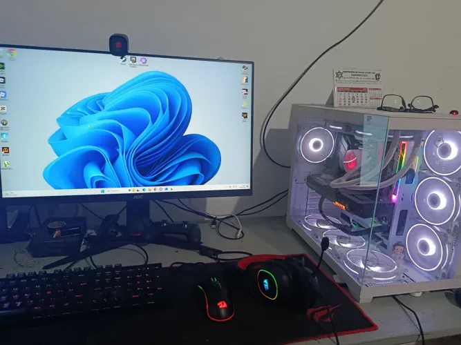 PC gamer completo com monitor teclado e mouse para jogar e fazer lives