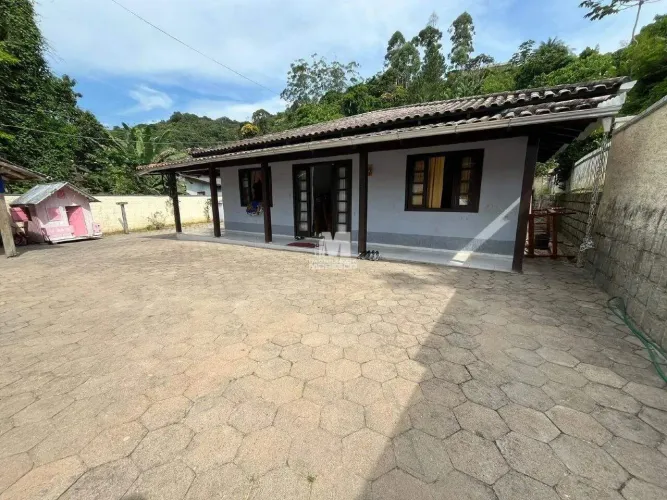 Casa à venda no bairro Cedrinho