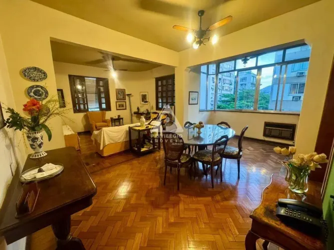 Apartamento de 2 quartos em Botafogo