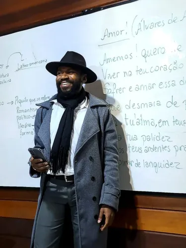 Professor de Português (Gramática, Literatura e Redação) para Concursos e ENEM