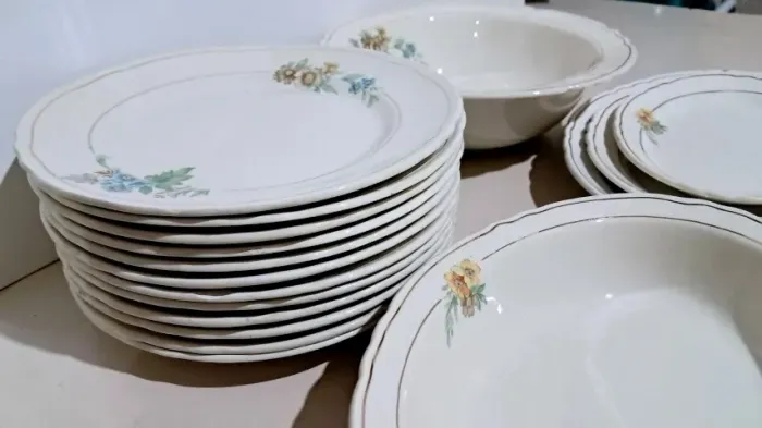 Jogo De Jantar Antigo Em Porcelana São Paulo