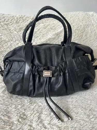 Bolsa Burberry Preta de Couro