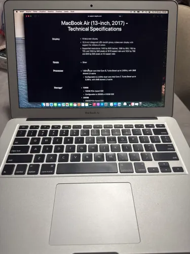 MacBook Air (13-inch, 2017)