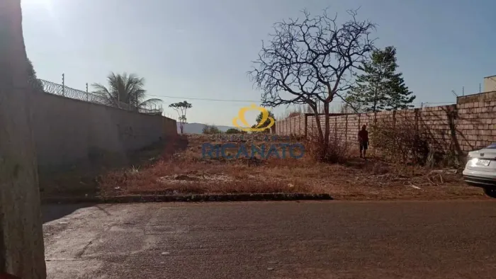 LOTE NO JARDIM SANTA BÁRBARA