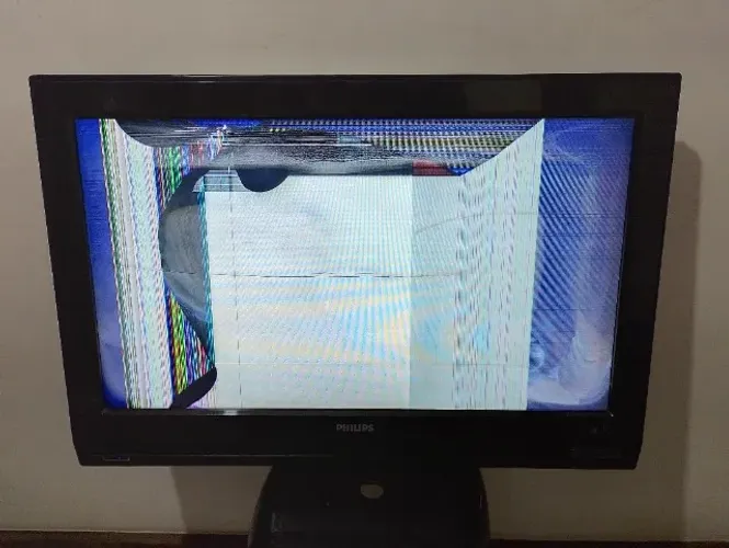 Tv Philips 32 PFL5332/78 Para retirada de peças