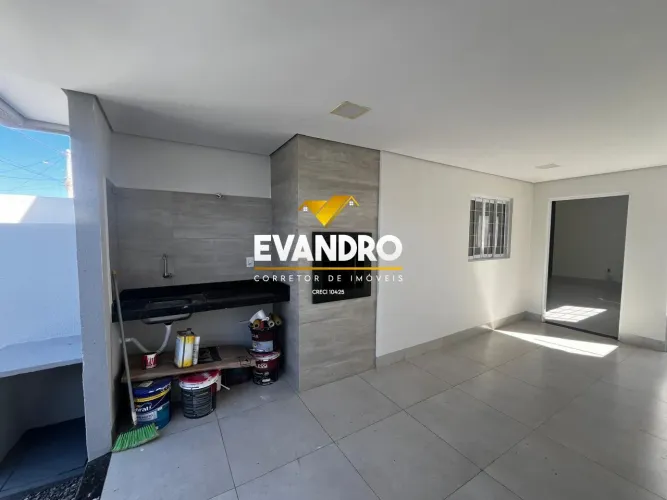 Casa para Venda em Cuiabá, Jardim Universitário, 3 dormitórios, 1 suíte, 2 banheiros, 2 va