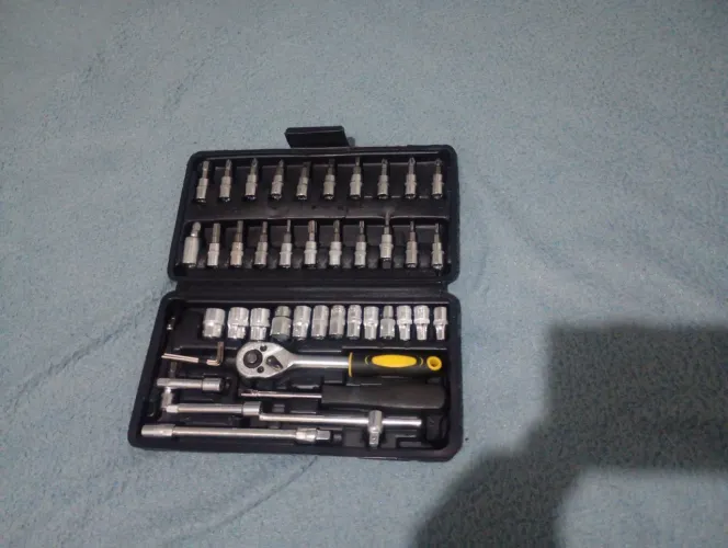 KIT FERRAMENTAS COM CATRACA E SOQUETES