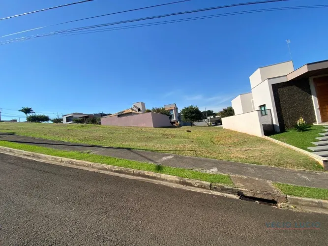 Terreno à Venda no Condomínio Royal Boulevard Residence & Resort em Ibiporã