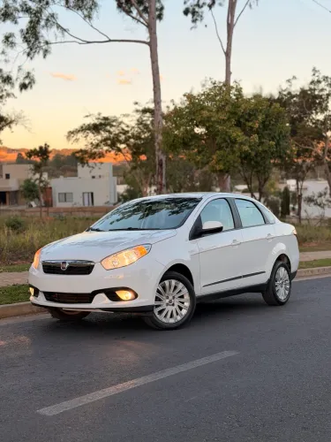 Fiat Grand Siena Essence 1.6 Flex 16V 2016