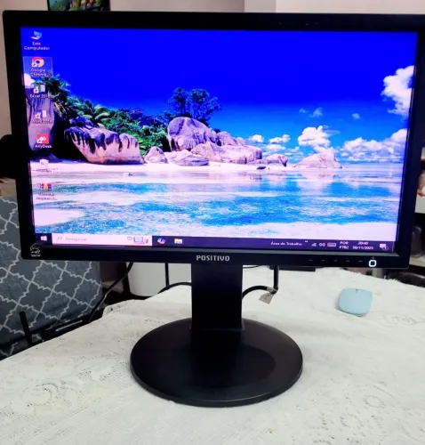 Monitor positivo 19 pol. VGA + teclado com fio