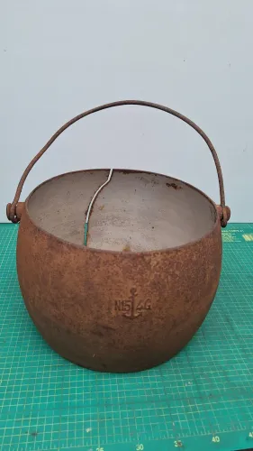 Caldeirão ferro fundido com detalhe p/ decoração