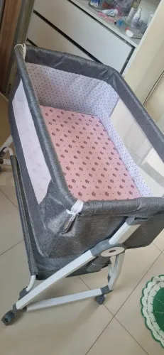 Berço portátil sem marca de uso