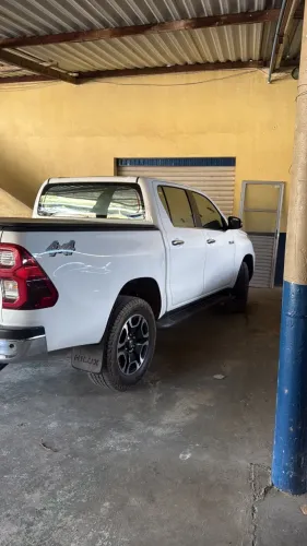 Toyota Hilux CD SRX 4X4 2.8 TDI 16V Diesel Aut. 2023