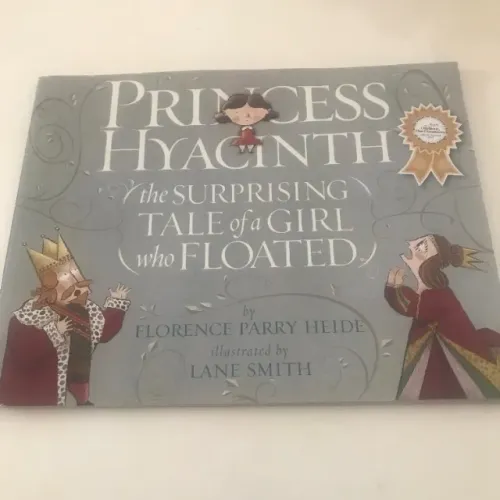 Livro Princess Hyacinth The Surprising Tale Of A Girl Who Floated