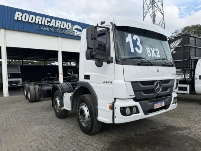 MERCEDES-BENZ Atego 2429 8x2 3-Eixos 2P (E5)