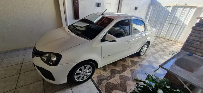 Toyota Etios X Plus Sedan 1.5 Flex 16V 4P Aut. 2021