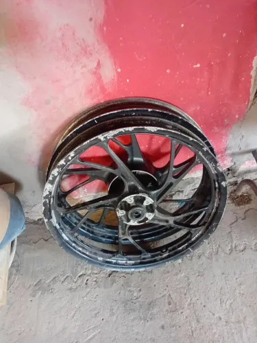 Par de rodão aro 18 pe de galinha