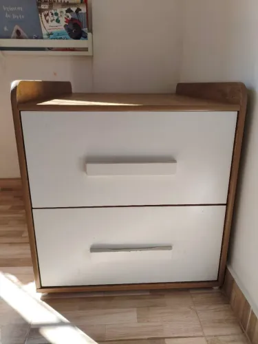 Guarda roupa e criado mudo