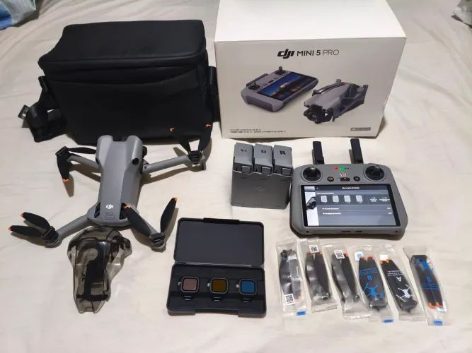 Drone dji mini 5 pro combo fly more plus - 52 min de vôo
