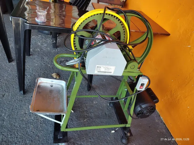 Engenho de caldo de cana 220v