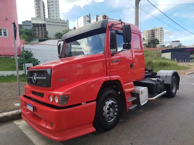 MB 1634 top, trabalhando.