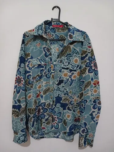 Camisa 44 marca talita kume novíssima somente sem etiqueta