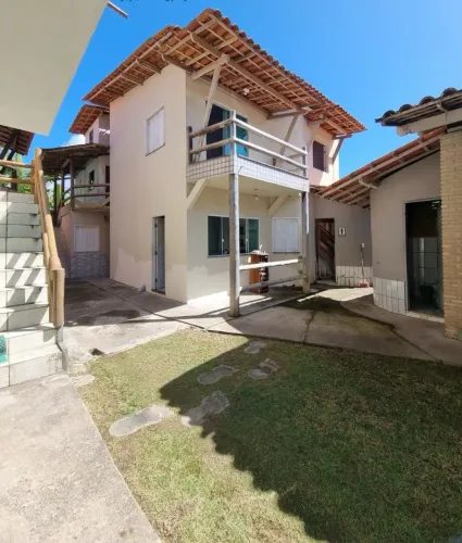 Dúplex pertinho da praia à venda!