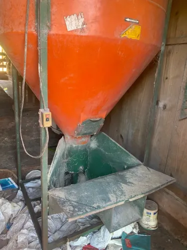 Misturador de ração para 1000 Kg