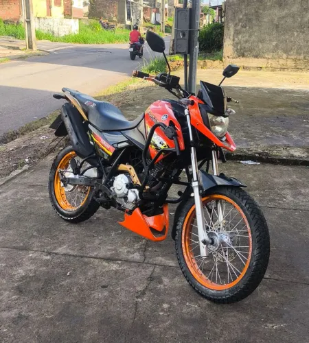 Yamaha Crosser 150<br>Ano 2015<br>modelo On/Off-Road<br>12.255km<br>Toda Selada, quitada!!!