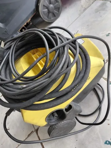 Vendo uma Lavadora de alta pressão karcher k.30 seminovo completo