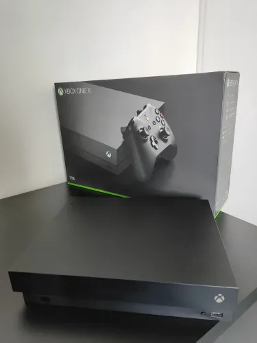Xbox One x 1tb + controles + fc26 e red dead 2