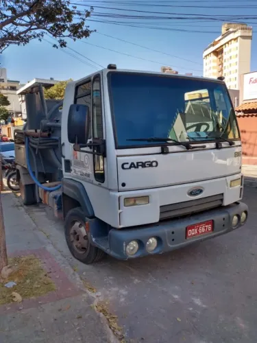 Caminhão limpa fossa
