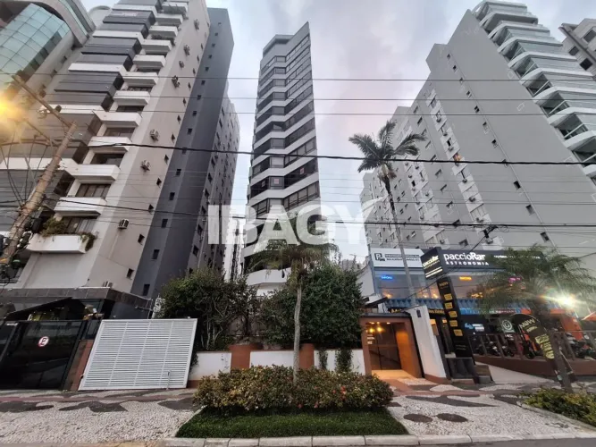 Excelente Apartamento 4 dormitório(s) em Centro - Florianópolis