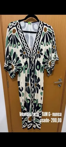 Vestidos e macacões 