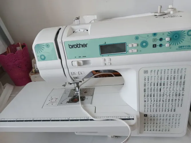 Máquina de Costura Computadorizada QB9110LDV Brother