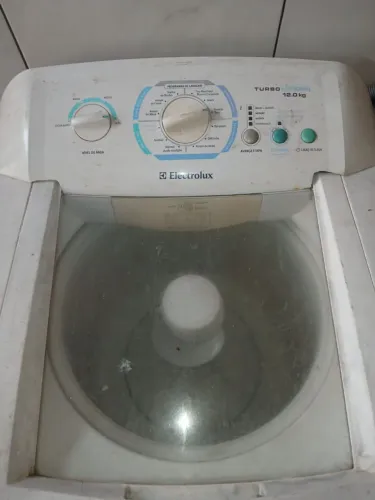 Vende - se maquina de lavar roupa. 