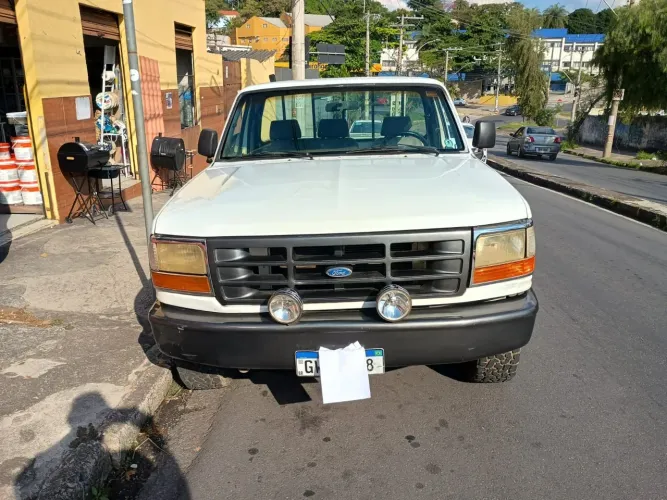 Ford F-1000 Regular Cab. 4.9i 1997