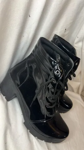 BOTA PRETA VERNIZ 