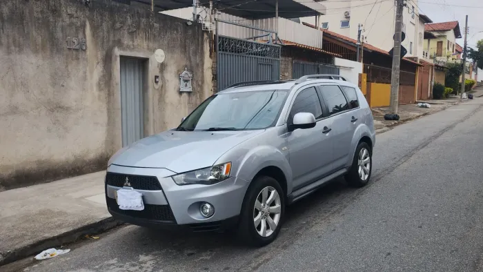 Mitsubishi Outlander 2.0 16V 160cv Aut. 2013