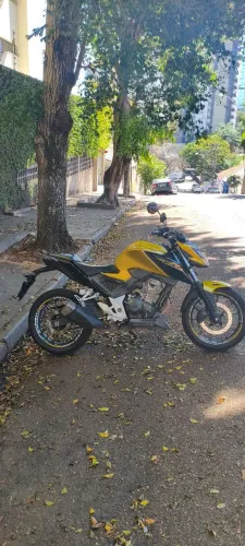 CB 300F Twister, 2023 - Dourada