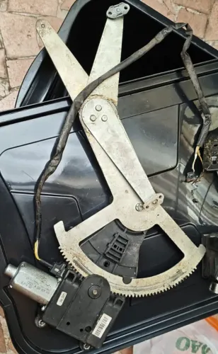 Máquina de vidro elétrico dianteiro direito com motor Corsa frente Montana Hatch 