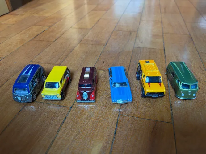 Hot Wheels Premium Star Trek 50 pop culture set Loose - inclui T1 panel bus (Kombi) 