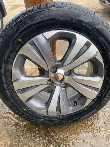 Roda spin c/ pneus Bridgestone novo 
