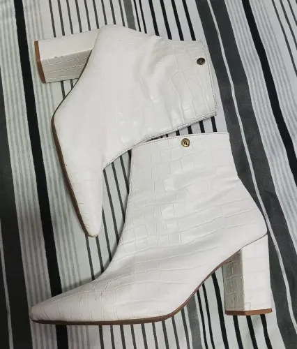 Botas Brancas 