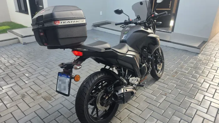 Yamaha Fazer 250 2024 - ABS duplo - Pneus pirelli