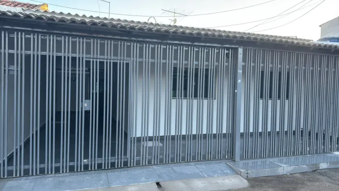 Casa e barraco totalmente reformado na QNP 12 PSUL