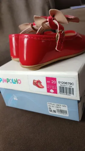 Sapatinho vermelho novo tamanho 20